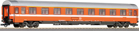 Passenger car 1st class type Eurofima<br /><a href='images/pictures/Roco/44657.jpg' target='_blank'>Full size image</a>